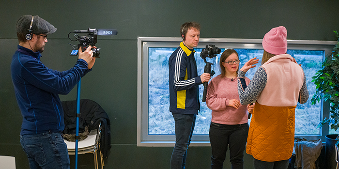 Emily intervjuer Kari Traa 700.jpg