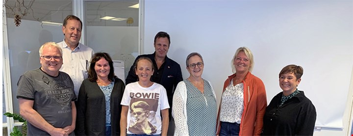 Fra venstre: Inge Helland , Rolf Posti , Tove Nymoen,  Monica Refsnes, Tom Tvedt,  Synnøve Bårdsen Lindanger,  Mona Bråten Helland, Elisabeth Moe (Foto: Sigbjørn Berentsen)