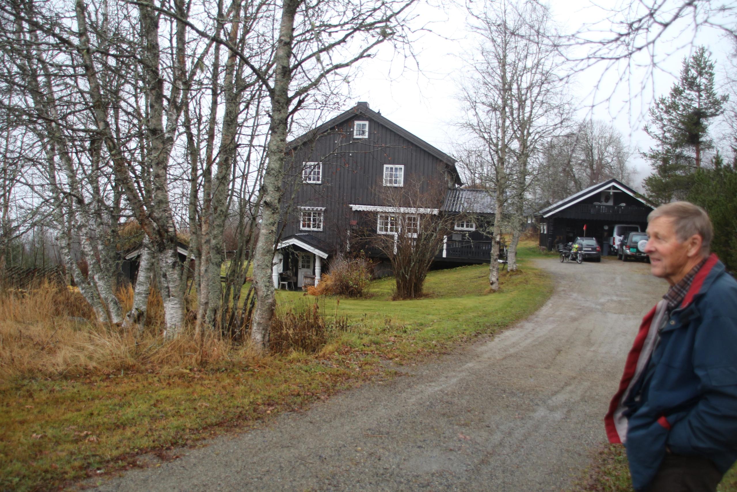 Finstuen foran familegården